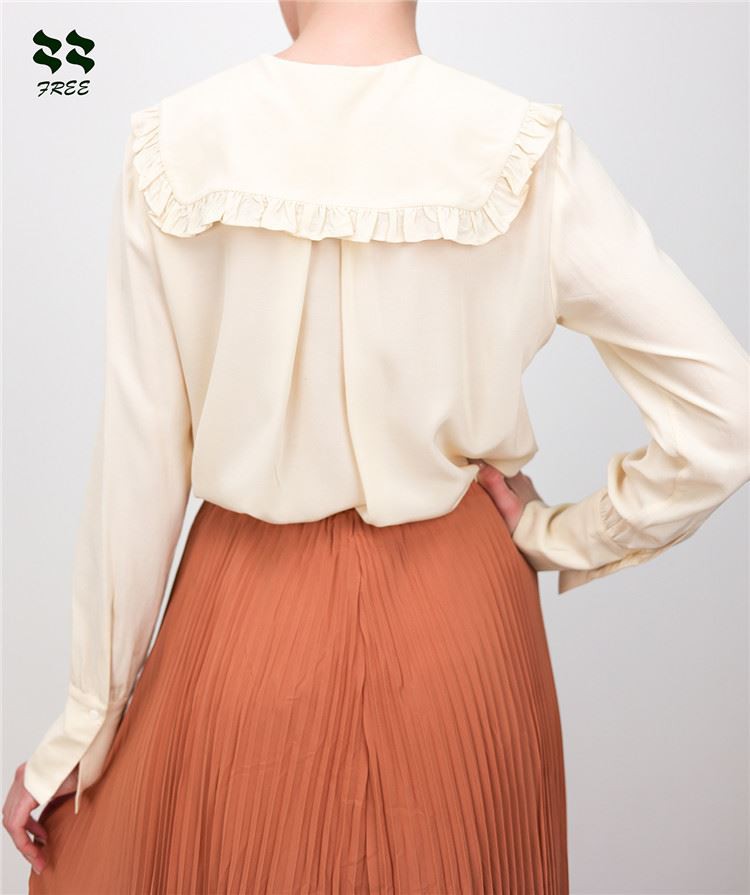 Skirt pleated completely